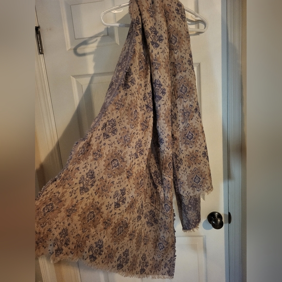Urban outfitters BNWT scarf/shawl - Picture 2 of 3
